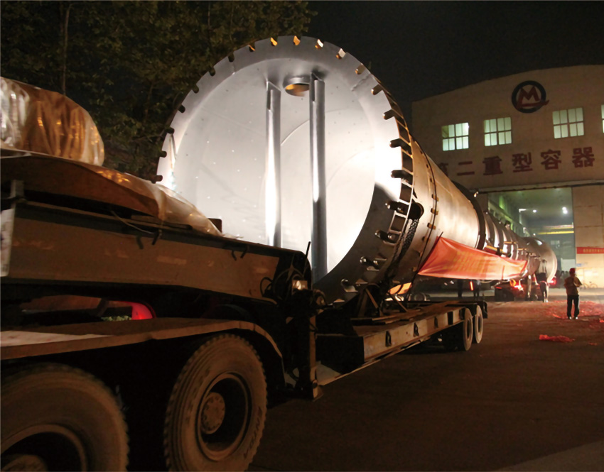  2016年4月新京葡萄官方入口为中石化荆门分公司制造的150万吨年S-Zorb大型脱硫反应器